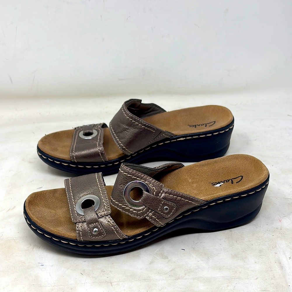 Clarks Women's Brown Sandals size 9